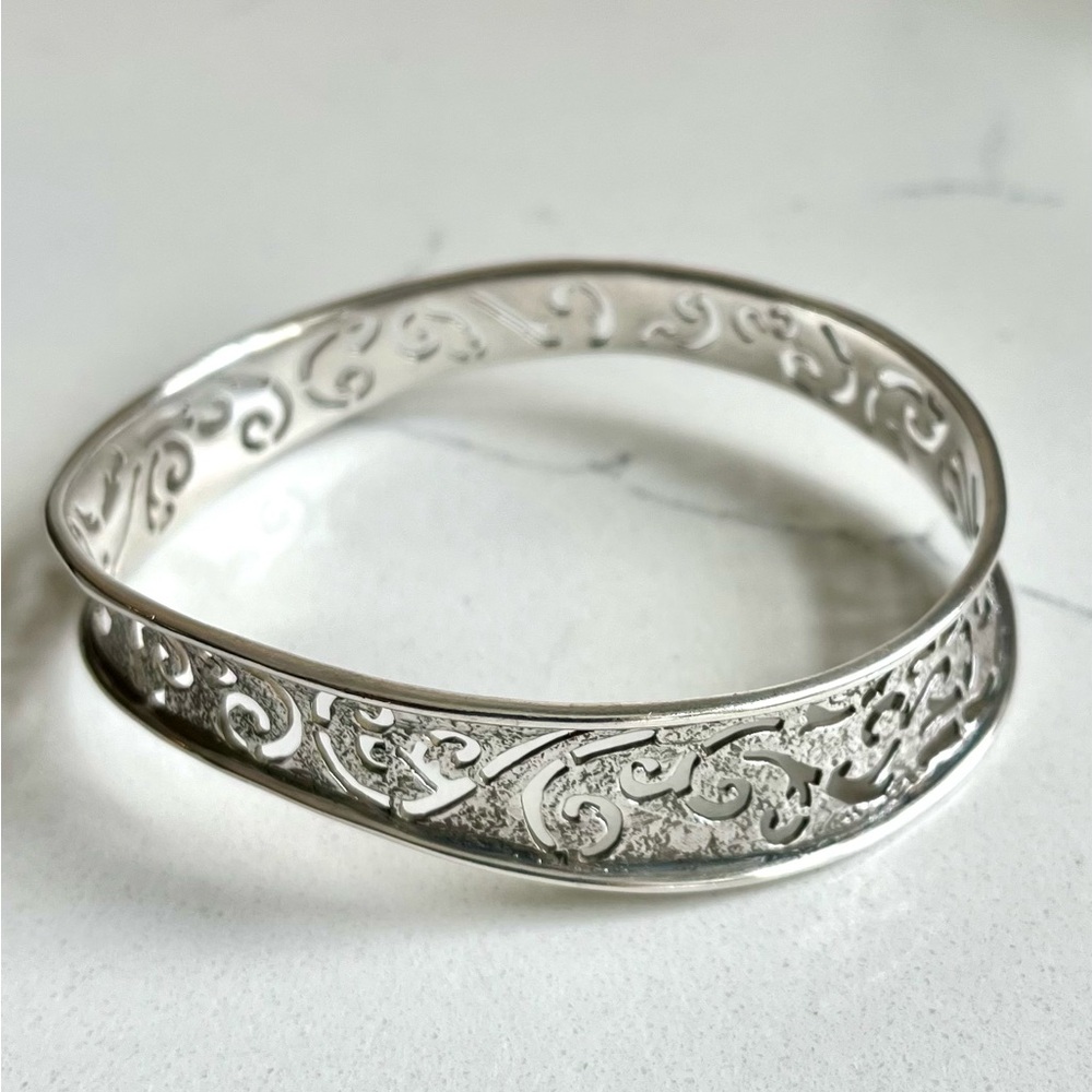 Silpada Sterling Silver Oval Wavy Intricate Bangle. Fits 7” wrist